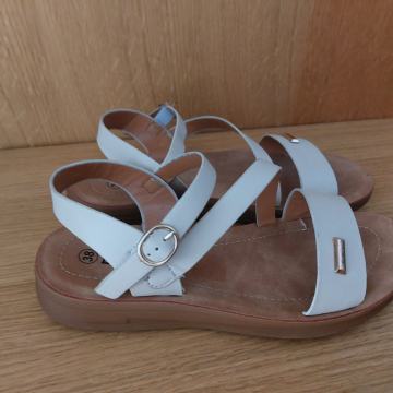 Sandale broj 38