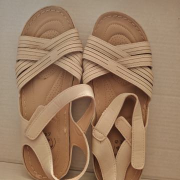 Nove sandale broj 41