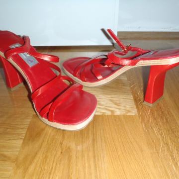 Sandale Bronx prava koža 38