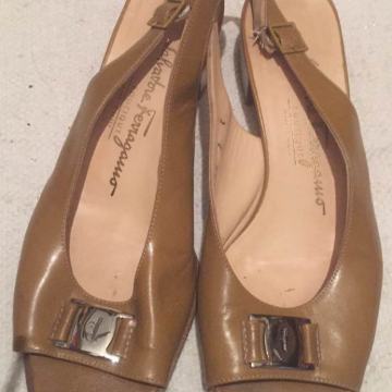 Sandale cipele Ferragamo br 37