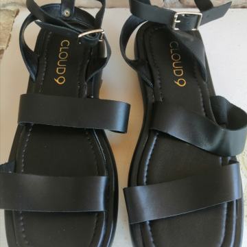 NOVE Sandale Cloud 9, veličina 37