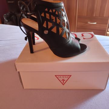 Sandale guess