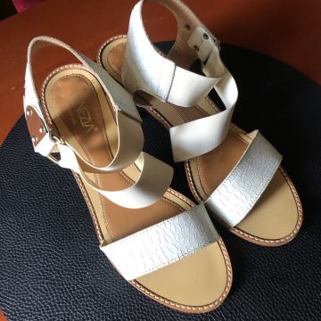 Sandale kožne Venezia. 39 veličina.