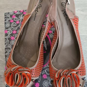 Sandale potpuno nove