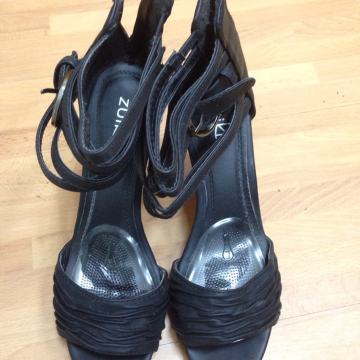 Sandale na punu petu br 40