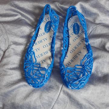 Nove sandale za vodu