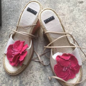 Sisley sandale puna peta novo br 38