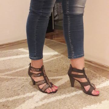 Smeđe sandale na petu 38