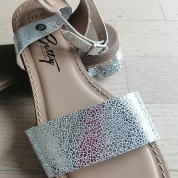 Srebrne kožne sandale