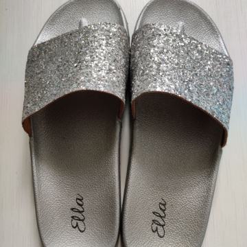 Srebrne natikače sa šljokicama