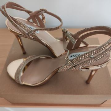 Steve Madden Surrealist