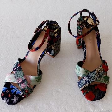 Stradivarius cvjetne sandale/ vel. 41 (realno 40)