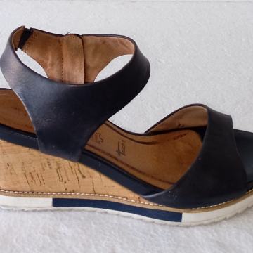 TAMARIS sandale na punu petu, prava koža/ vel. 38