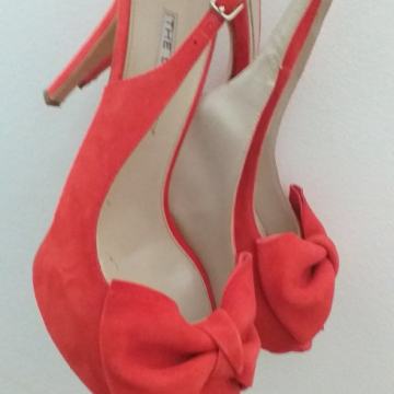 THE SELLER SANDALE! DRAGI LJUDI PREDIVNE PREUDOBNE  KOZNE