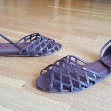 Tommy Hilfiger kozne sandale br 37