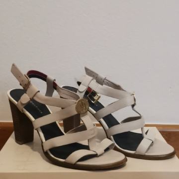 Tommy Hilfiger sandale na petu