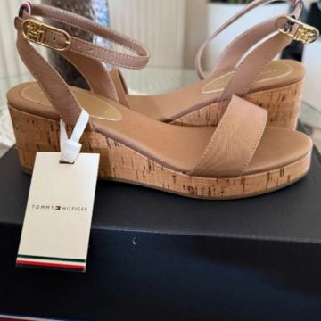 Tommy Hilfiger nove sandale, veličina 36