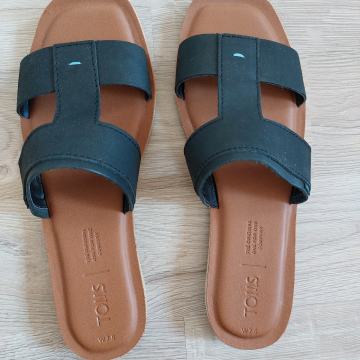 TOMS sandale NOVO