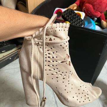 Trendi sandale, blok peta, ugodne, brusena koza