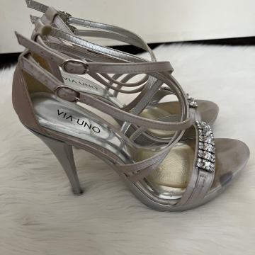 Via Uno sandale