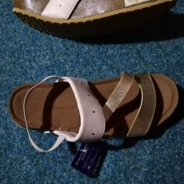 walkmaxx sandale br 38 realni 36.5-37 nove