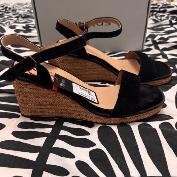 Wojas ženske sandale espadrile broj 40 crne nove plaćene 100€
