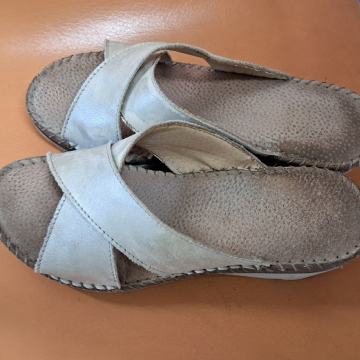 Ženske kožne natikače br 36,5