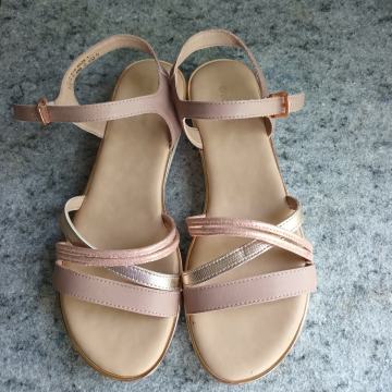 RAZNE ŽENSKE SANDALE