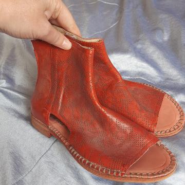 Nove ženske kožne sandale-čizme Felmini