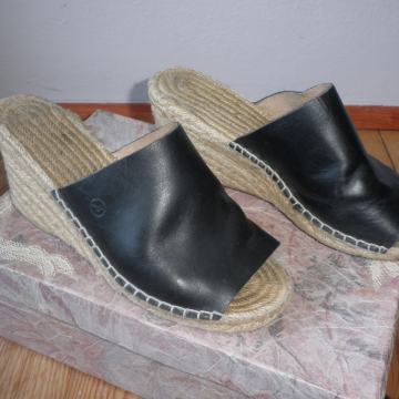 ŽENSKE LAGANE KOŽNE CIPELE / SANDALE 38