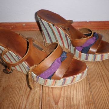 ŽENSKE LAGANE KOŽNE CIPELE / SANDALE 39