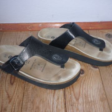 ŽENSKE LAGANE KOŽNE SANDALE 39