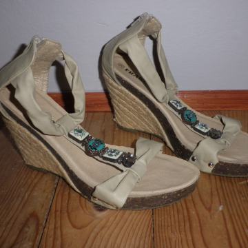 ŽENSKE LAGANE LJETNE SANDALE 39