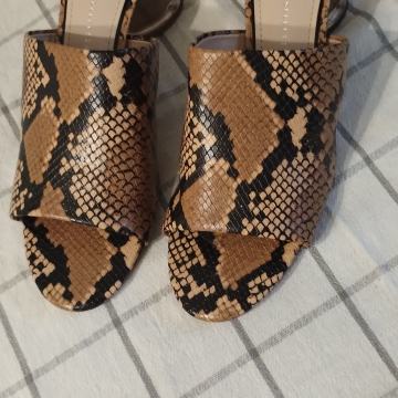 ŽENSKE NATIKAČE NOVE