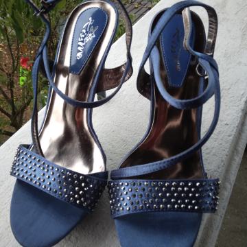 ŽENSKE SANDALE BR.37.