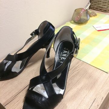 Ženske sandale br. 38