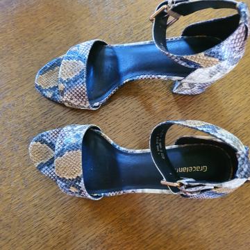 Ženske sandale br 40