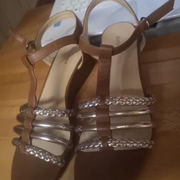 Nove ženske sandale iz Deichmanna broj 40