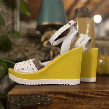 Ženske sandale s petom Donna Italia od prave kože