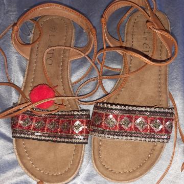 Nove ženske sandale  - rimljanke