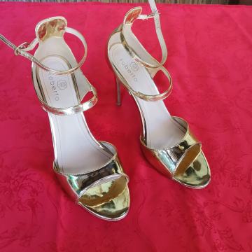 Ženske sandale Roberto, zlatne boje, veličina 38