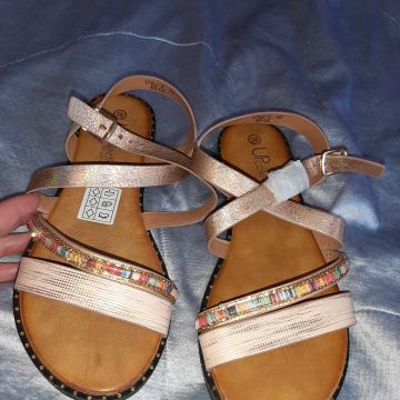 Nove ženske sandale