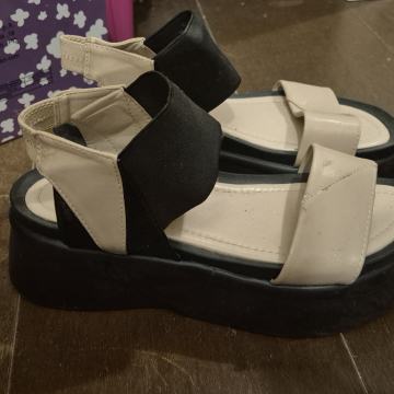 ŽENSKE SANDALE