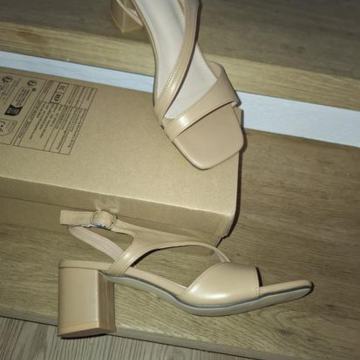 Ženske sandale vel 37