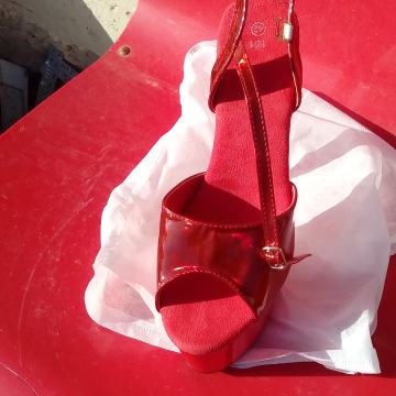 Ženske štikle nove