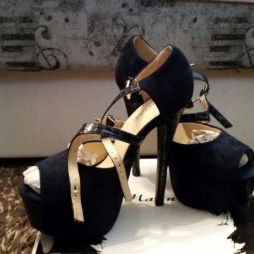 Ženske štikle tamnoplave NOVE