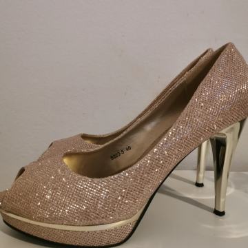 zlatne stikle s platformom