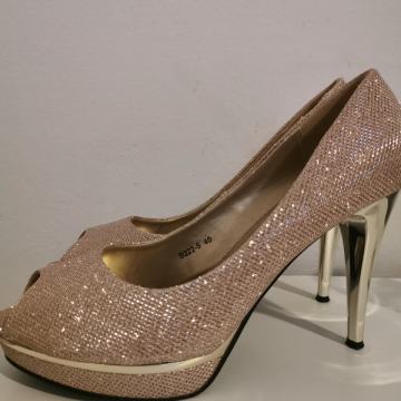 zlatne stikle s platformom