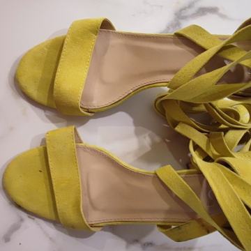 Žute sandale vel. 40