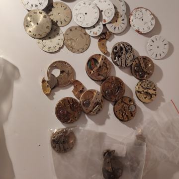 lot dijelova za satove